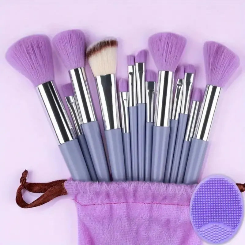 Makeup Brush Set: Soft and Fluffy