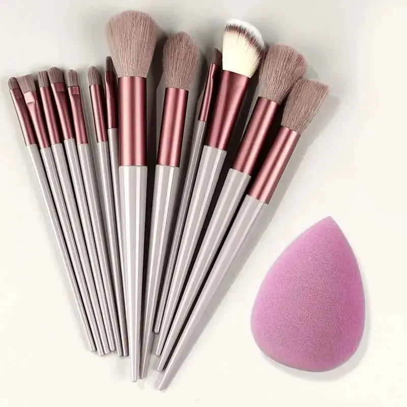 Makeup Brush Set: Soft and Fluffy