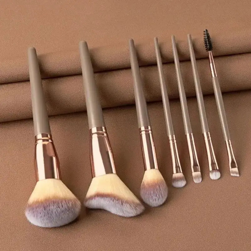 Makeup Brush Set: Soft and Fluffy