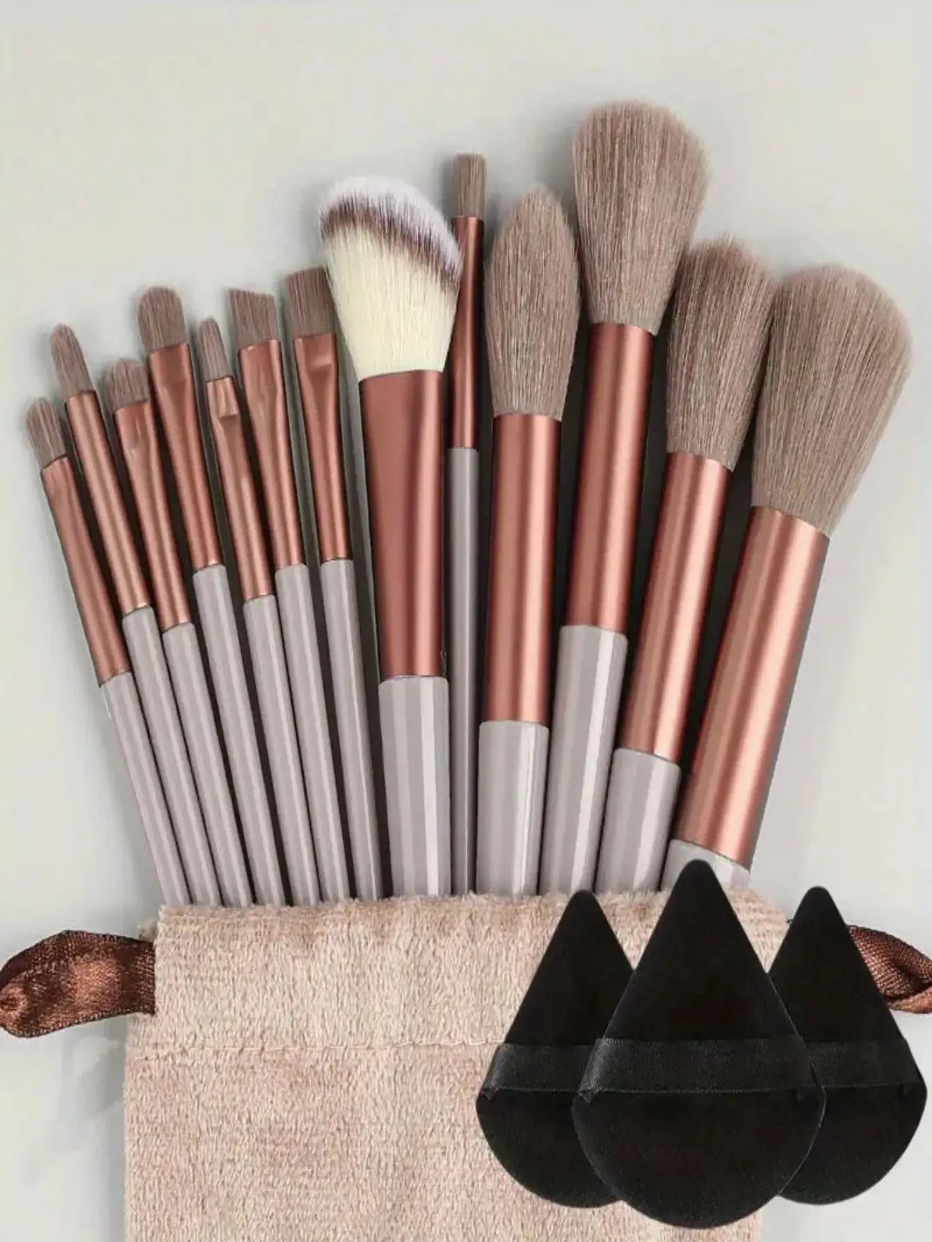 Makeup Brush Set: Soft and Fluffy