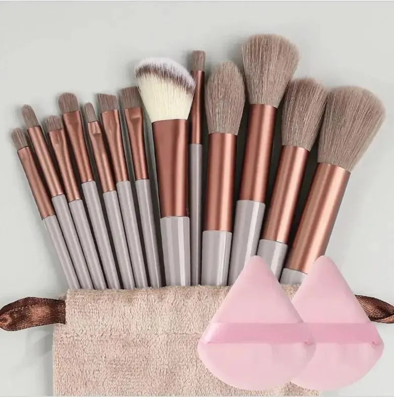 Makeup Brush Set: Soft and Fluffy