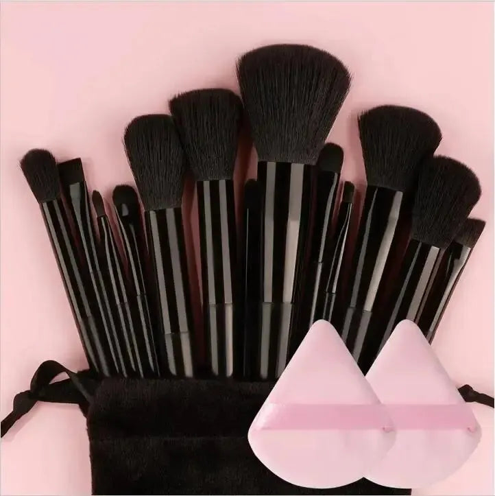 Makeup Brush Set: Soft and Fluffy