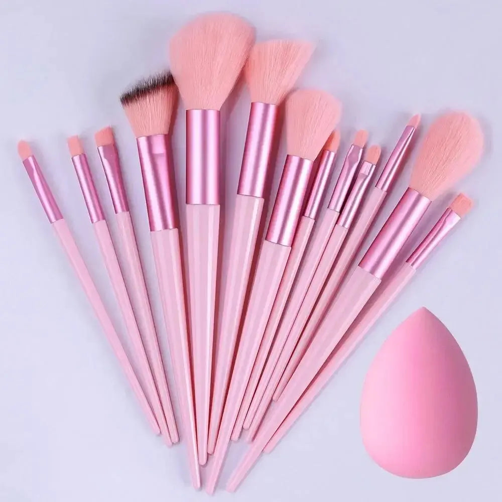 Makeup Brush Set: Soft and Fluffy