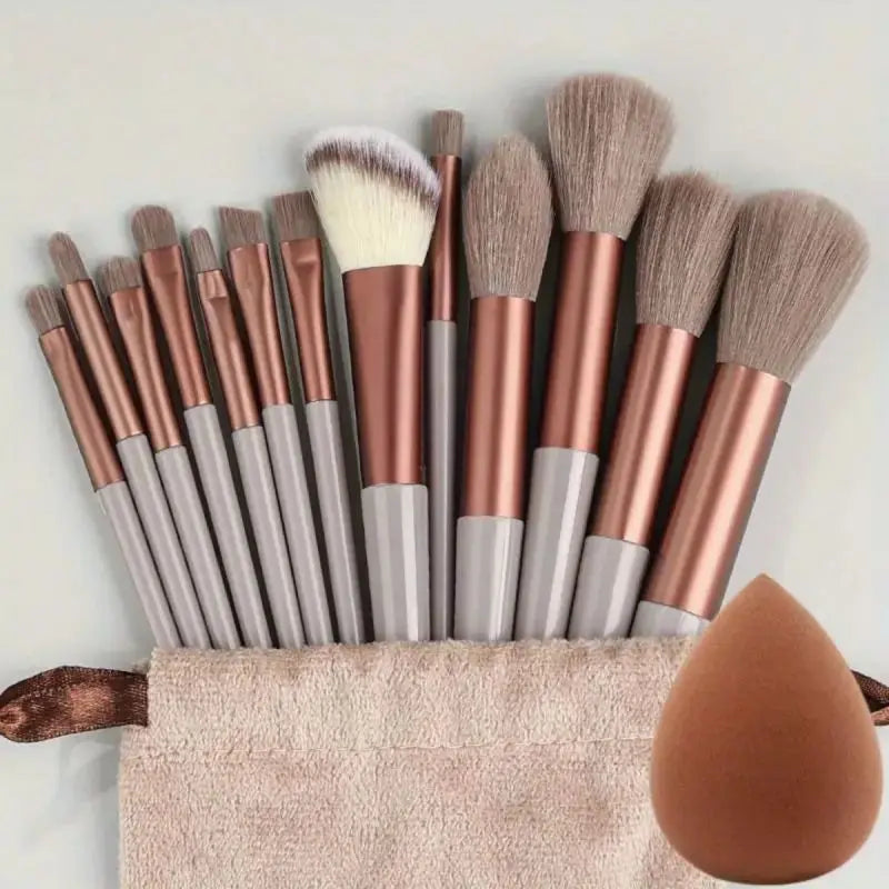 Makeup Brush Set: Soft and Fluffy