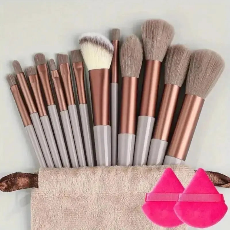 Makeup Brush Set: Soft and Fluffy